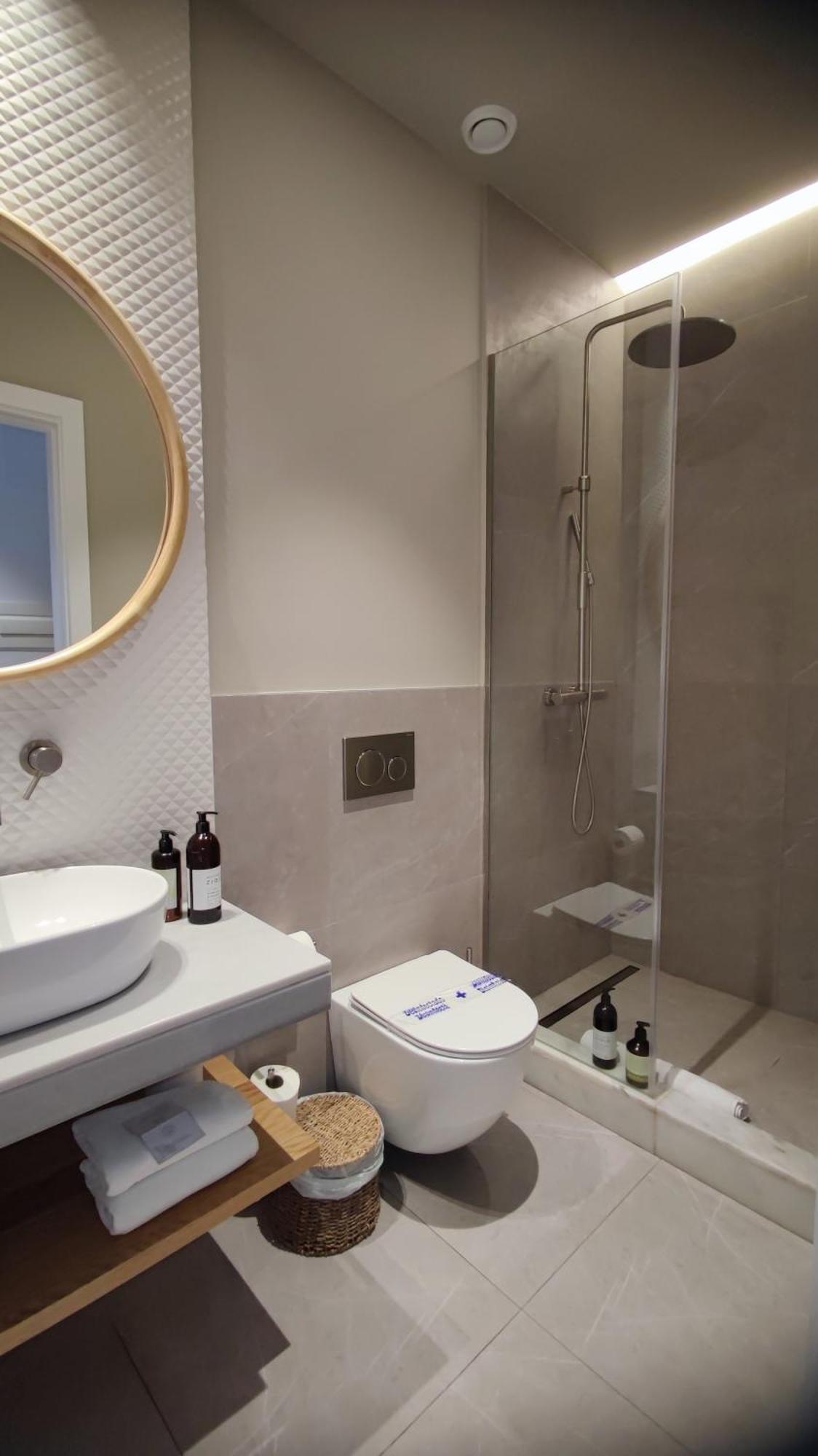 מדריד Casa Du Soleil Hostal Boutique מראה חיצוני תמונה